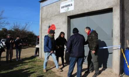 Prácticas sostenibles: se inauguró una biofábrica en el campo de docencia y experimentación de la UNRC