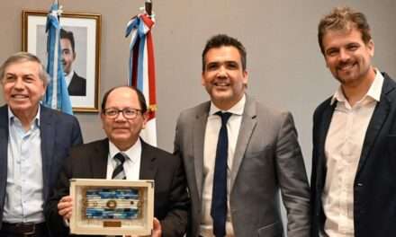 Facundo Torres Lima, presidente provisorio de la Legislatura, recibió al embajador de Guatemala