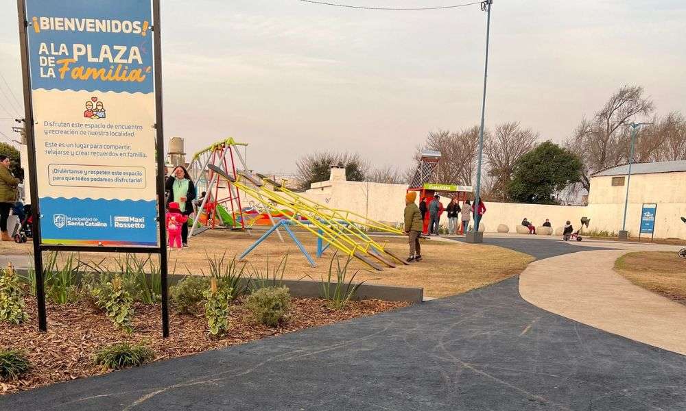 Holmberg: la Municipalidad inauguró la nueva Plaza de la Familia