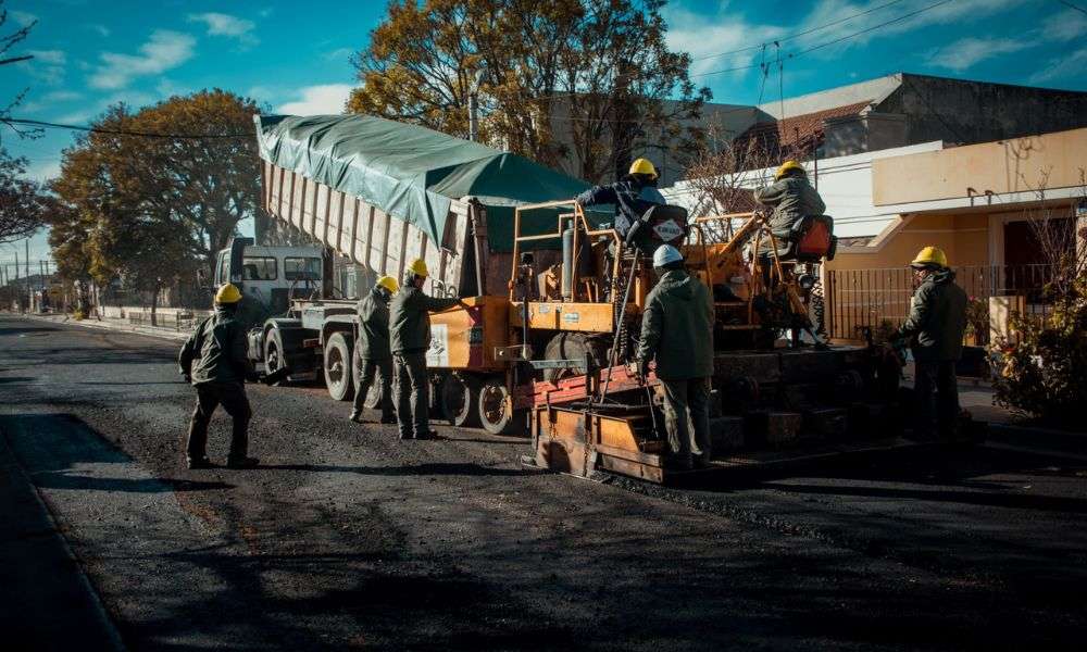 Río Tercero finalizó la obra de asfaltado en tres calles y continúa con el Plan Integral de Bacheo