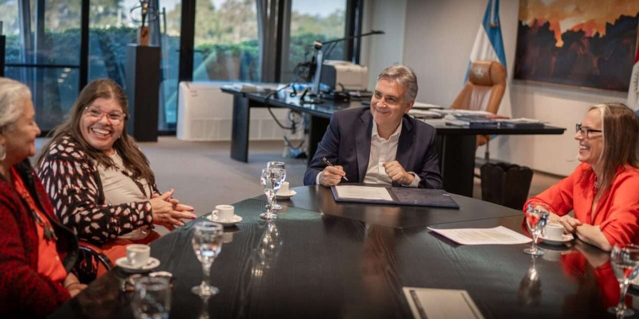 Llaryora recibió a representantes de los pueblos originarios