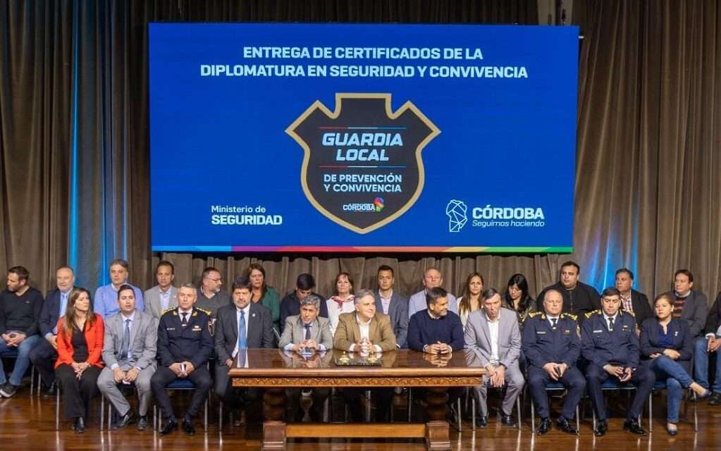 Guardias Locales: Más de 370 integrantes culminaron sus diplomaturas en Seguridad y Convivencia