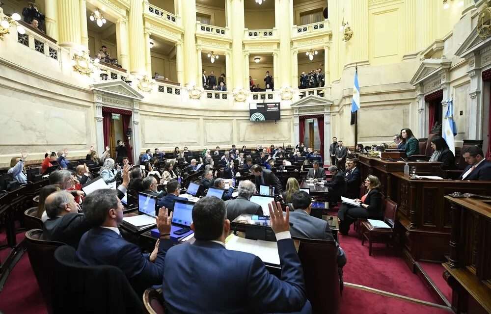 Jubilaciones: el Senado aprobó un aumento y el cambio de fórmula, pero Milei adelantó que vetará la norma