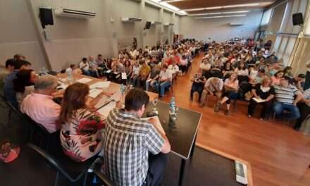 Conflicto docente: la Provincia presentó una nueva oferta, que la UEPC evaluará en asamblea