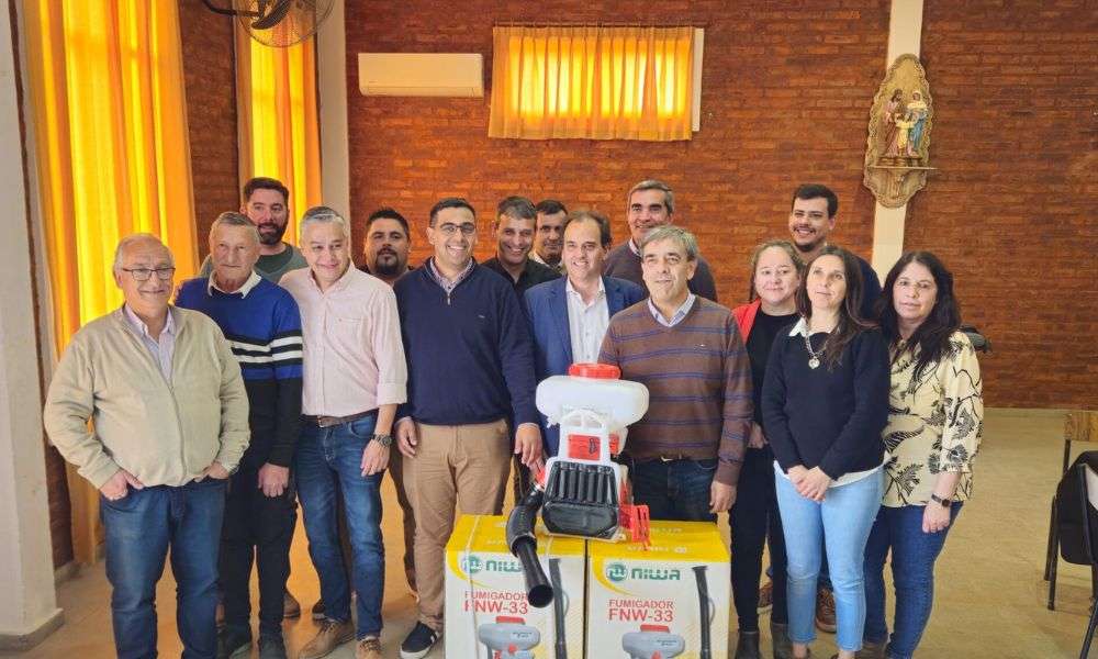 Buchardo: Visita del presidente del IIPLAs al hospital local y entrega de equipamiento