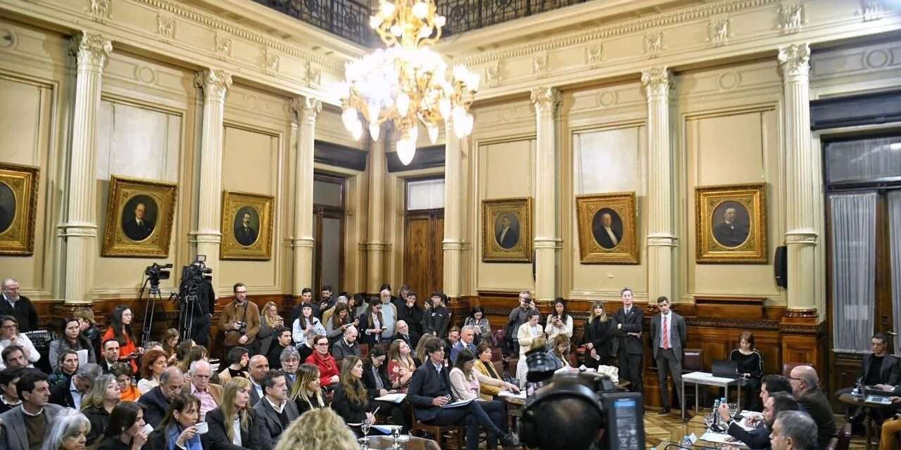 La oposición consiguió dictamen para llevar al Senado el aumento presupuestario a las universidades