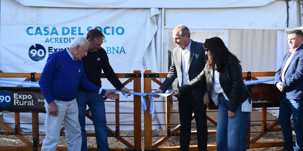 Expo 90: la Rural abrió su tranquera, con un predio colmado y destacadas presencias