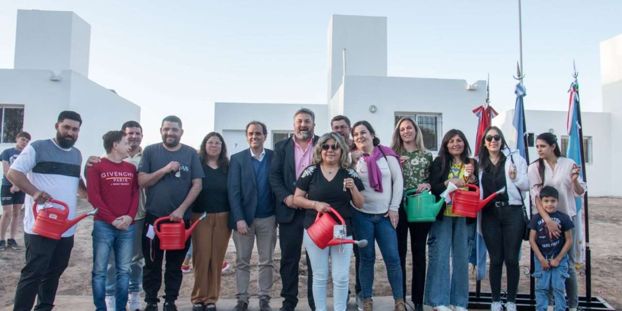 Familias de Ucacha recibieron las llaves de su Vivienda Semilla