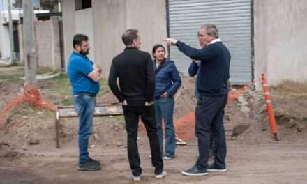 Río Cuarto: Avanza la obra de cordón cuneta para ordenar el flujo vehicular en el sector del Colegio Santa Eufrasia