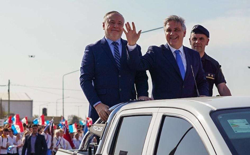 En Villa María, Llaryora encabezó el acto por el día de la bandera de Córdoba