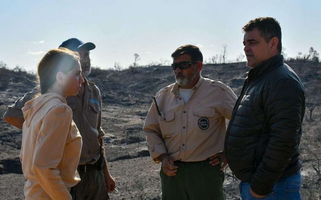 La ministra Victoria Flores recorrió las zonas afectadas por incendios en Áreas Naturales Protegidas