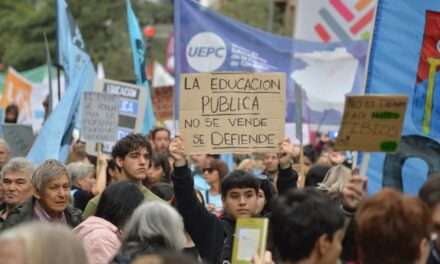 Universidades nacionales realizan un paro, exigiendo la aprobación del proyecto presupuestario