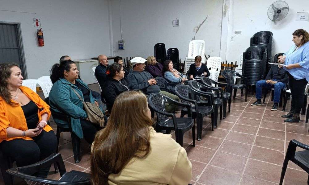 Elena: reunión informativa sobre el Proyecto de Adoquinado en Barrio Este