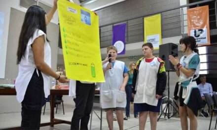 Coronel Moldes: La Facultad de Odontología de la UNC brindó una charla a estudiantes