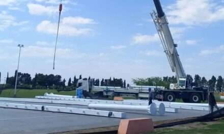 General Deheza: Avanza la construcción del techo del Playón del Polideportivo Municipal