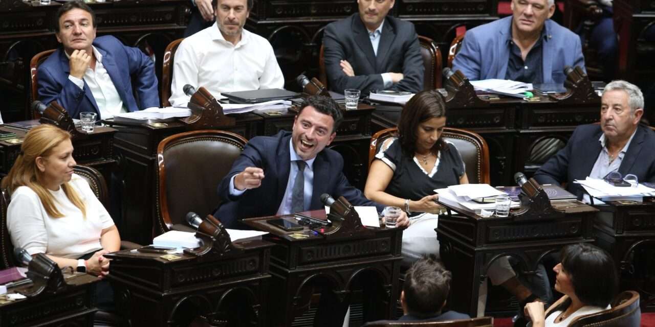 Se rompió la UCR: 12 diputados tomaron distancia de los “radicales con peluca” y crearon un nuevo bloque