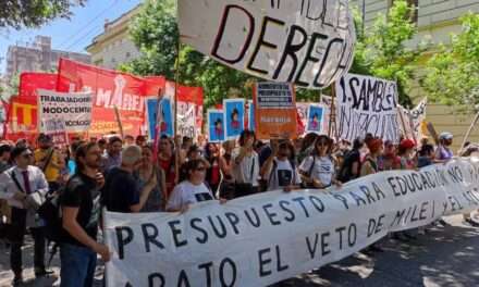 Realizaron una masiva marcha en Córdoba contra el ajuste en educación y salud de Javier Milei