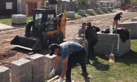 Ucacha: avanzan las obras de pavimento articulado