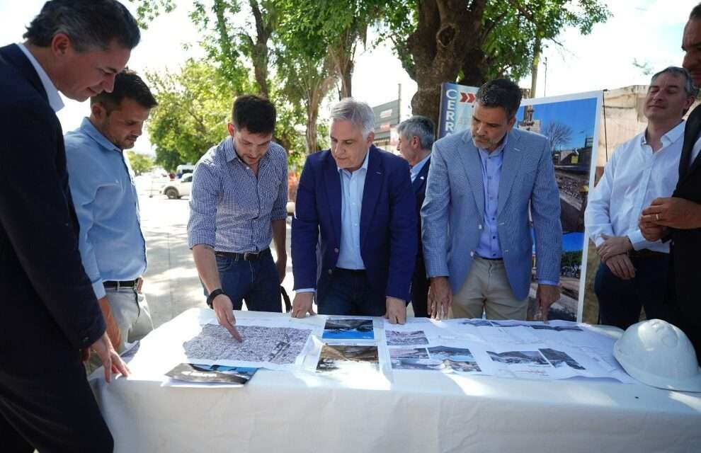 Alta Gracia: Llaryora supervisó las obras de revalorización de avenida San Martín