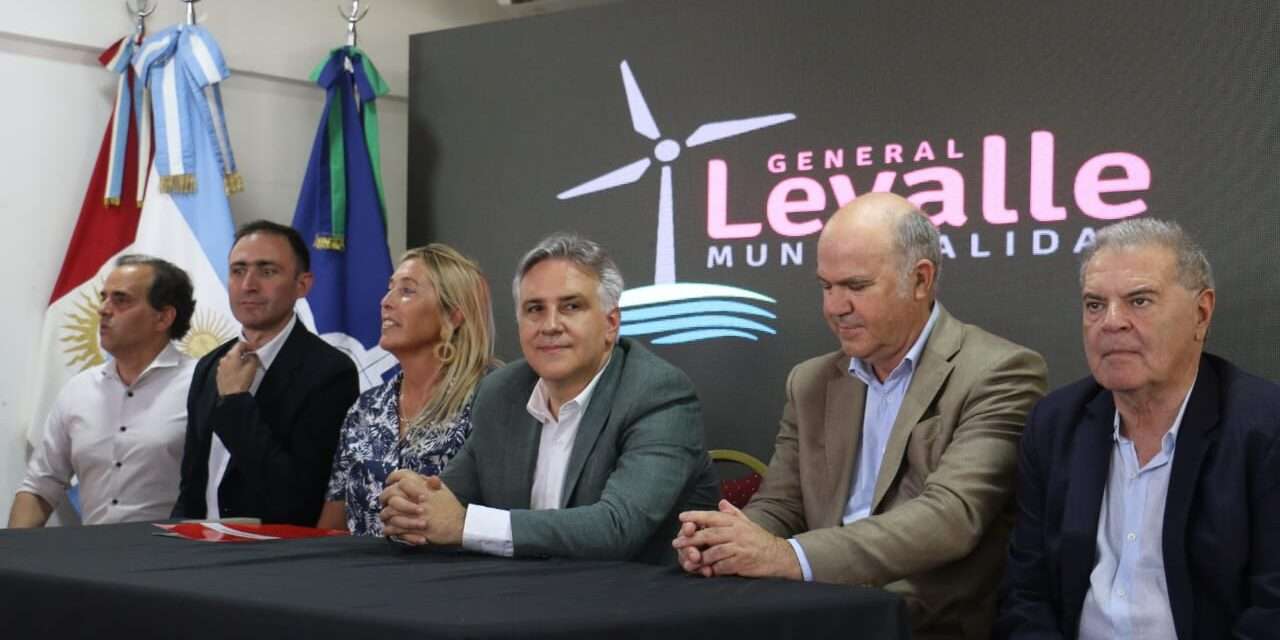 Llaryora anunció obras por $ 520 millones para localidades del dpto. Presidente Roque Sáenz Peña