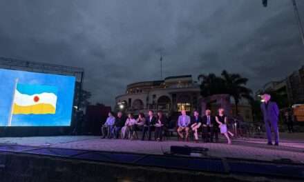 Villa Carlos Paz presentó su Bandera Oficial