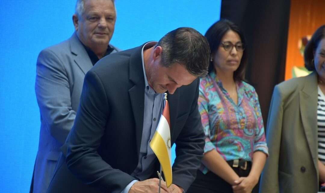 Firma de convenio de cooperación entre la ciudad de Córdoba y General Cabrera