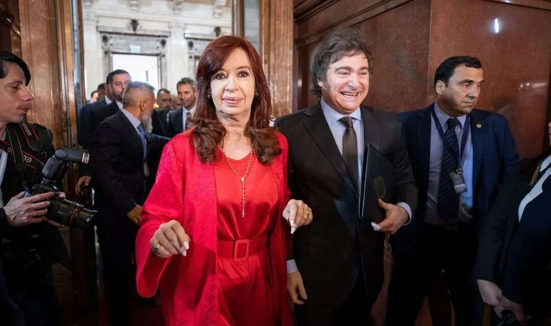 El Gobierno oficializó la baja de la jubilación de privilegio de Cristina Kirchner y la pensión de Néstor Kirchner