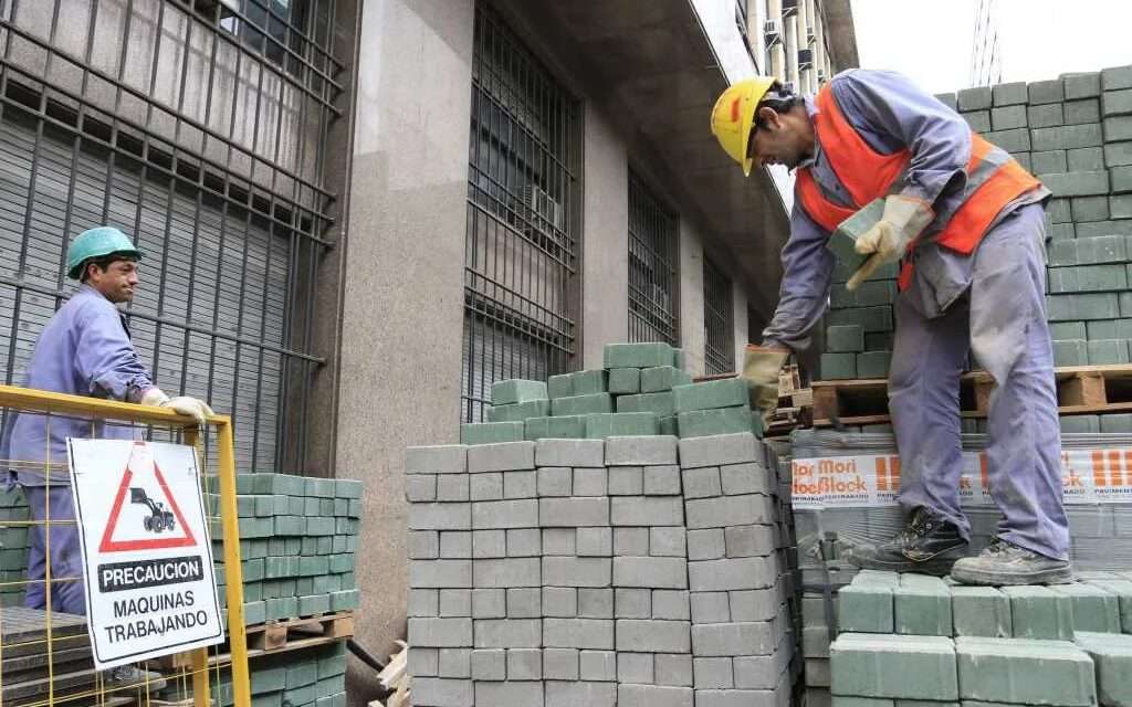 En septiembre la construcción sufrió un derrumbe del 24,8% interanual