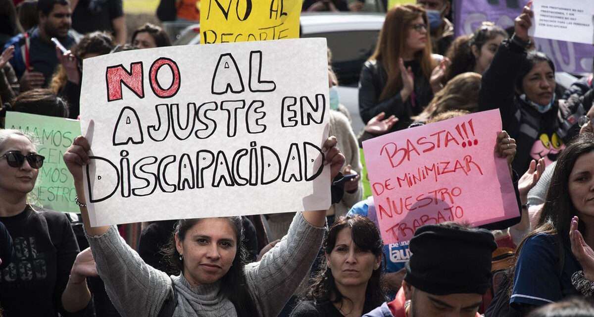 Contra los cupos laborales por género y discapacidad: Adorni anunció que eliminarán políticas de inclusión