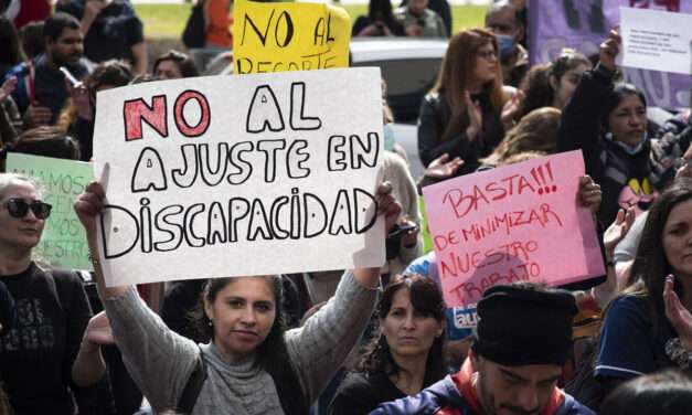 Contra los cupos laborales por género y discapacidad: Adorni anunció que eliminarán políticas de inclusión