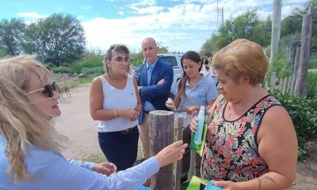 La UNRC entregó repelentes en el barrio Islas Malvinas