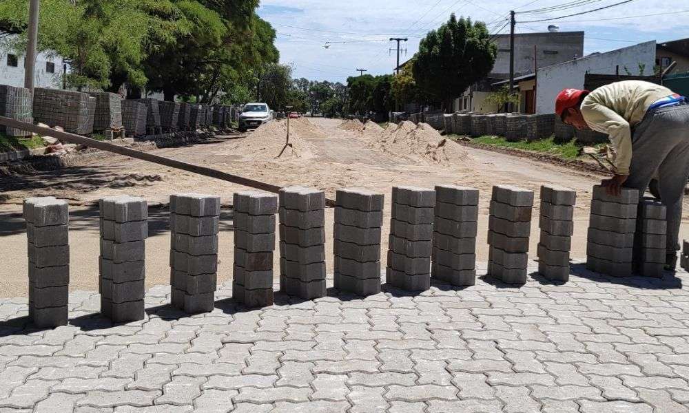 Huinca Renancó: inició la obra de pavimentación en inmediaciones del IPET N° 52 y la Escuela Proa