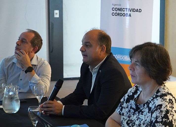 Córdoba avanza en políticas públicas basadas en datos para reducir la brecha digital