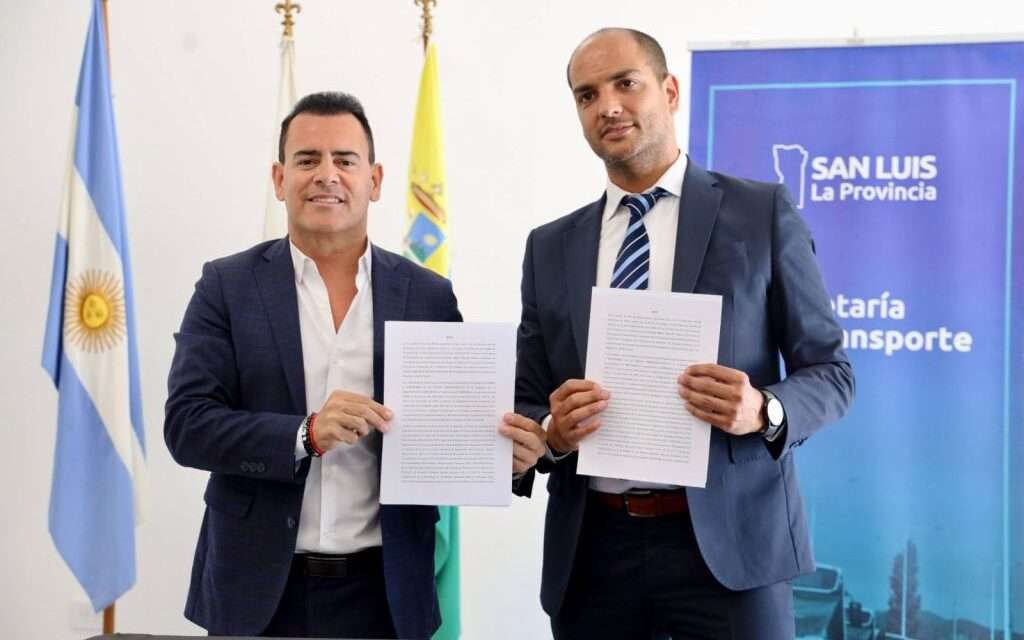 Córdoba y San Luis firmaron un acuerdo para implementar un sistema de transporte entre Villa Dolores y Merlo