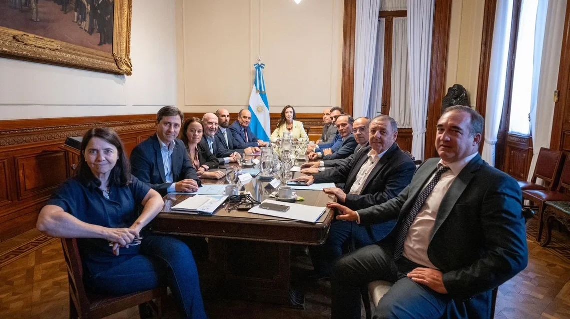 Guillermo Francos planteó a los senadores que la prioridad del Gobierno es la eliminación de las Paso