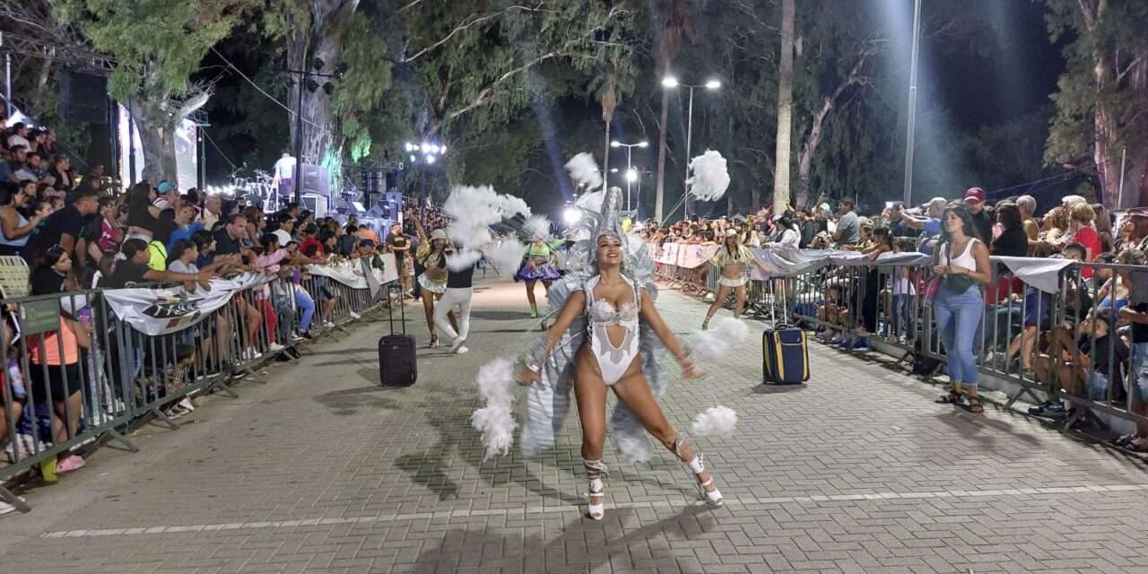 Villa Nueva: inició la edición 2025 de los Carnavales Gigantes