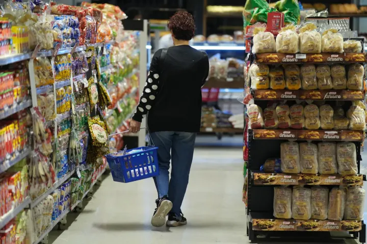 Una familia necesitó más de un millón de pesos para no caer bajo la línea de la pobreza