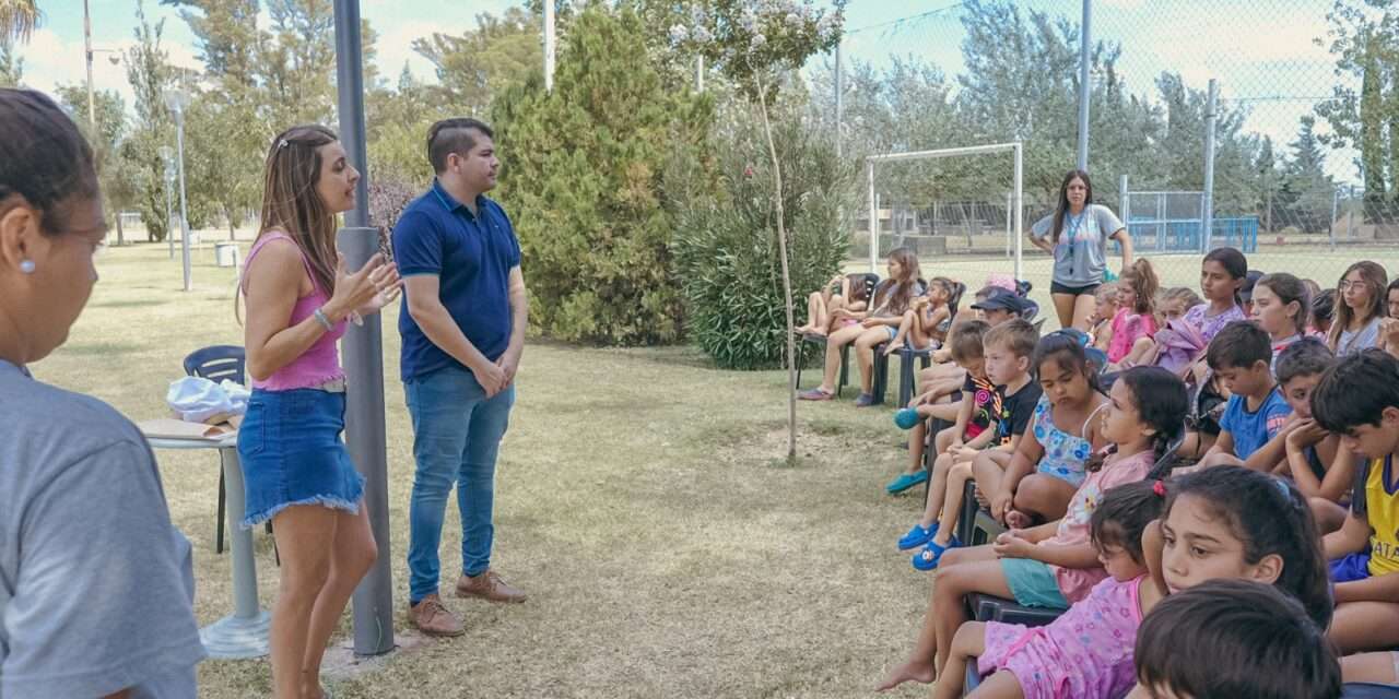 Adelia María: Se realizó una charla en la Colonia Municipal de Verano