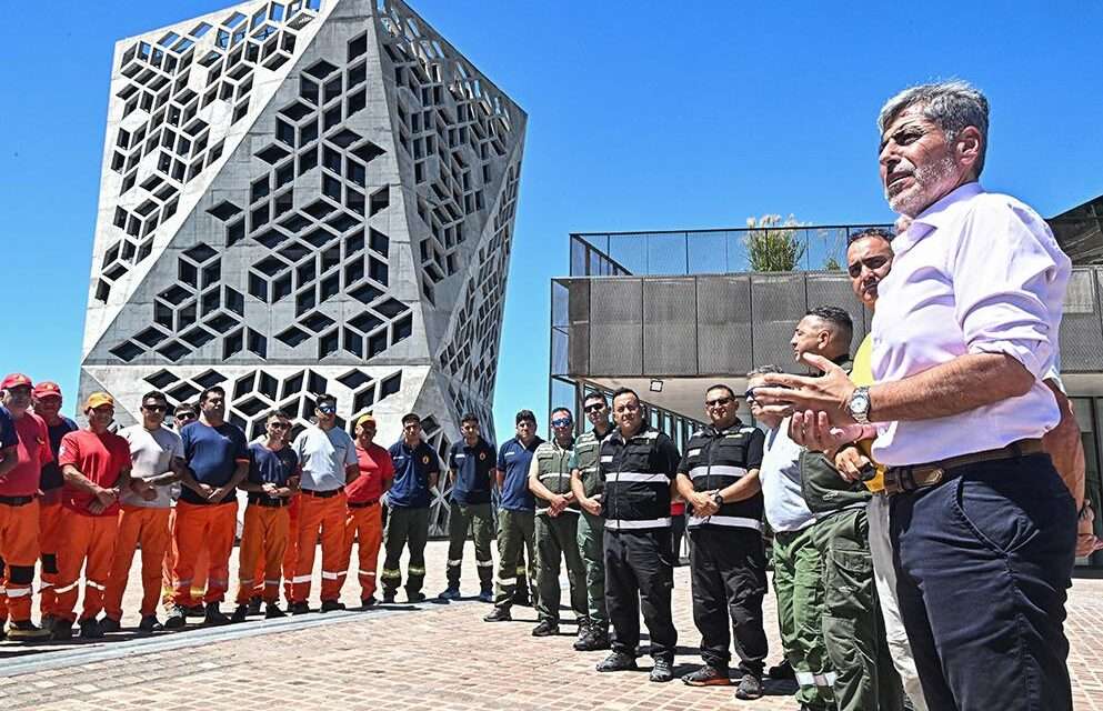 La Provincia suma más bomberos y equipamiento para combatir los incendios en el sur del país