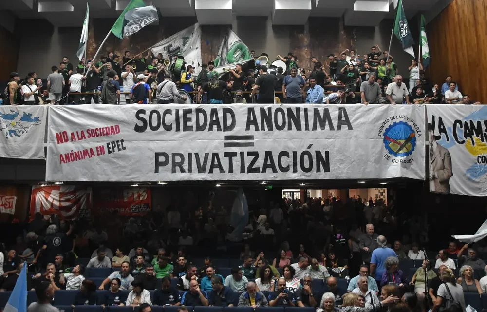 Luz y Fuerza presentó un amparo para impedir la transformación de EPEC en sociedad anónima