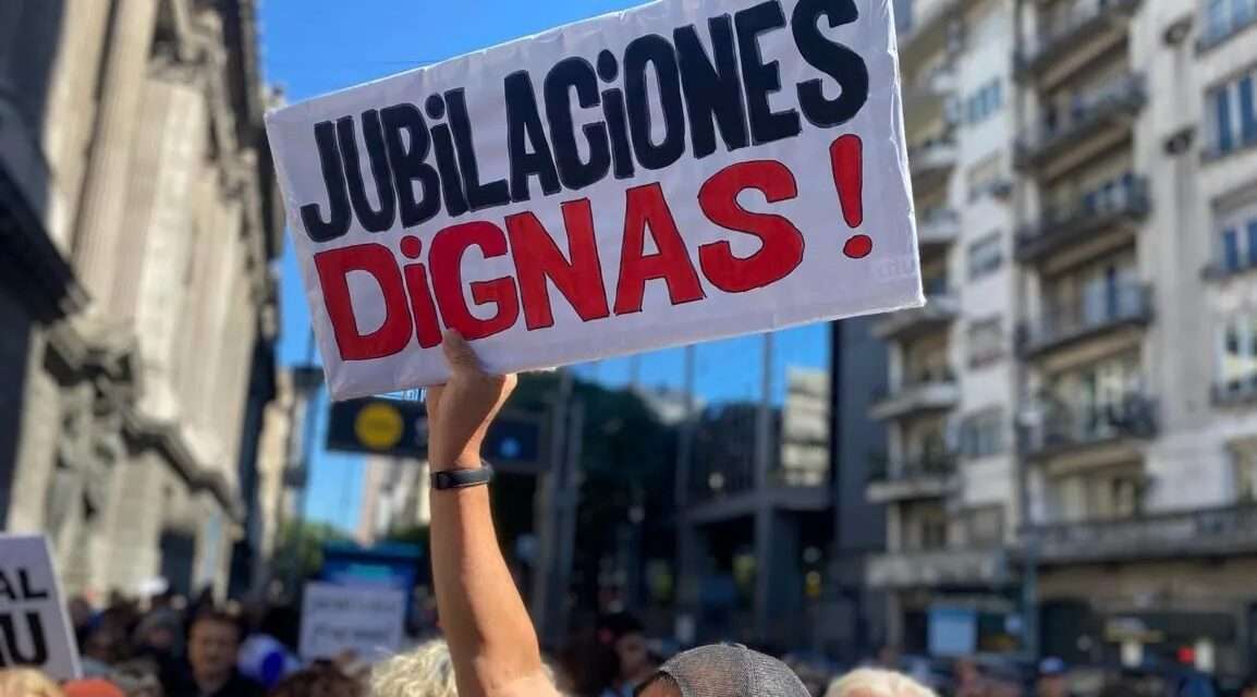 Tras la represión de Patricia Bullrich, los jubilados vuelven a marchar en todo el país